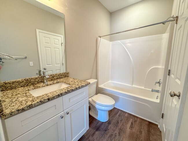 Building Photo - 104 Way Bill Cir