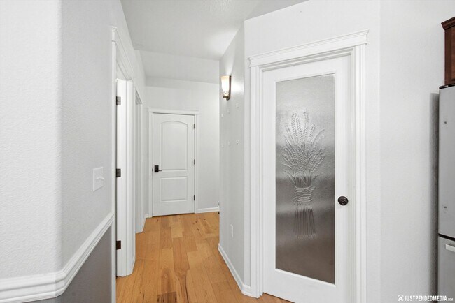 Building Photo - 13259 Rosser Dr