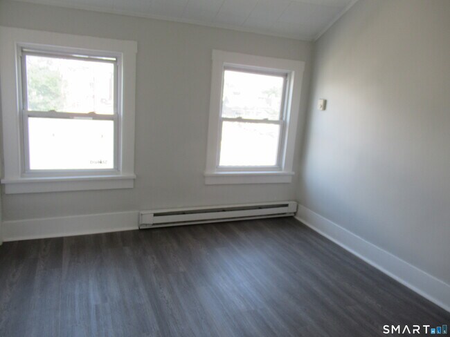 Building Photo - 81 Jetland St
