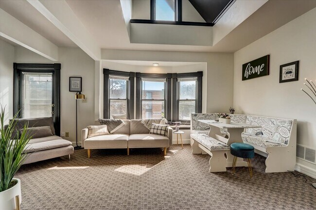 Building Photo - 2607 N Maryland Ave