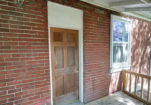 Building Photo - 736 Sutcliffe Ave