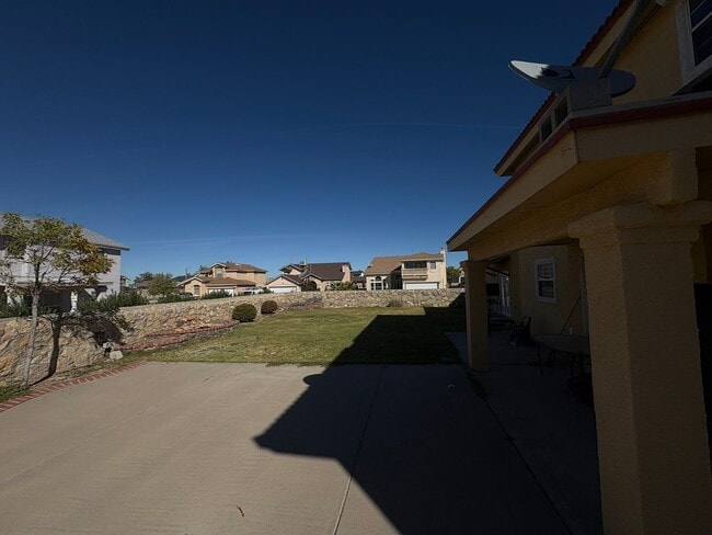 Building Photo - EASTSIDE HOME FOR RENT IN "THE TIERRAS"