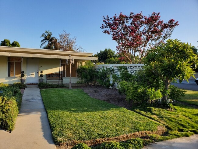Building Photo - 224 Santa Rosa Rd