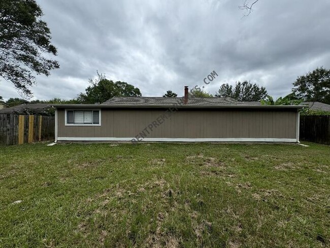 Building Photo - 16894 Gleneagle Dr North Conroe TX 77385