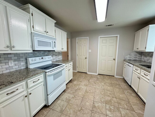 Building Photo - 408 Viola Dr