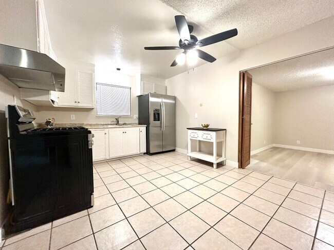 Building Photo - 3416 Mt St Helena Dr