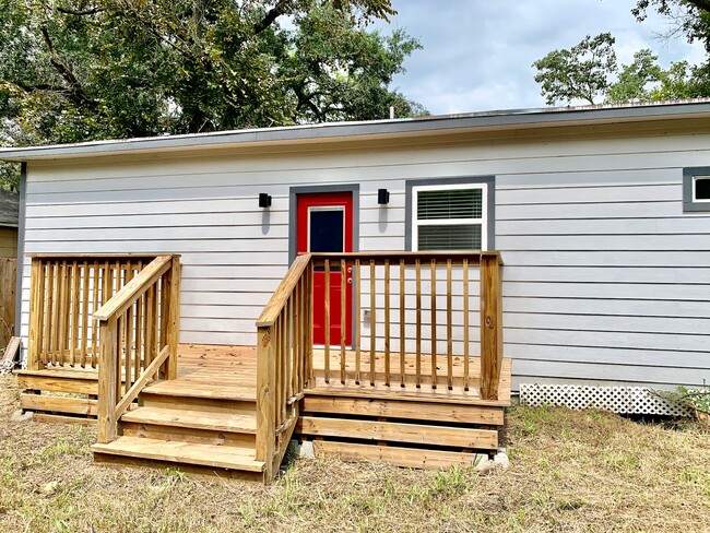 Backyard Patio - 4610 Keystone St