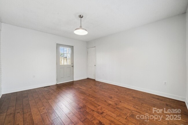 Building Photo - 259 Unionville - Indian Trail Rd W