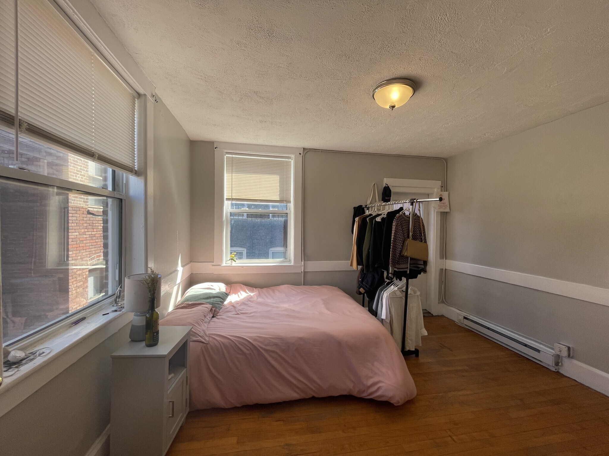 Building Photo - 160 Endicott St