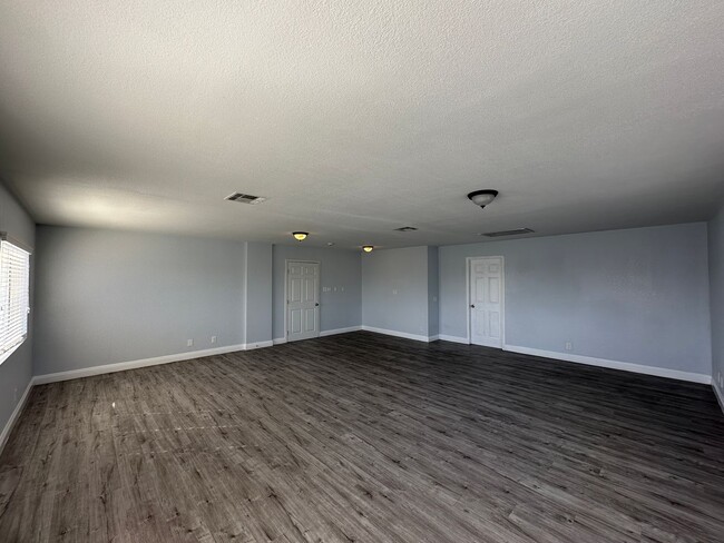 Building Photo - Terra Linda