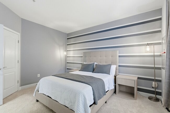 Building Photo - 613 Spectator Ave