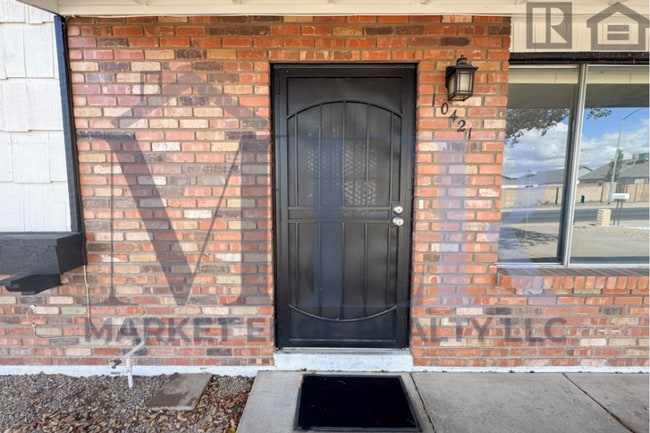 Building Photo - 3Bed/2Bath Home at Olive Ave/103rd Ave! Ready for Immediate Move-In! -- RV GATE! NO HOA!