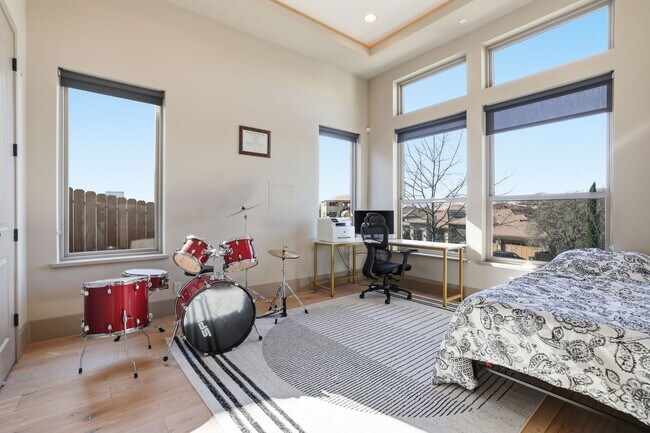 Building Photo - 3813 Calverhall Way