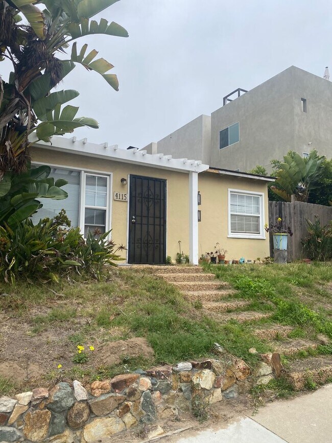 Primary Photo - Spacious 3-Bedroom, 2-Bathroom Duplex in P...