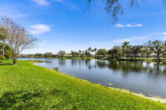 Building Photo - ** ISLAND WALK ** 3 BED + DEN / 2.5 BATH -...