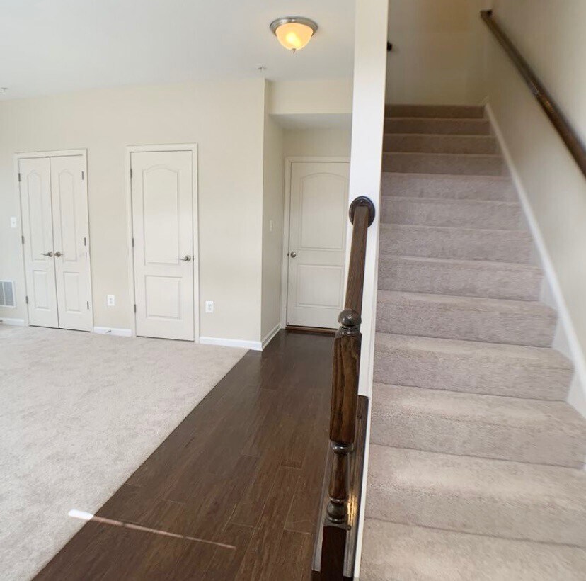 Building Photo - 512 Cobble Dr
