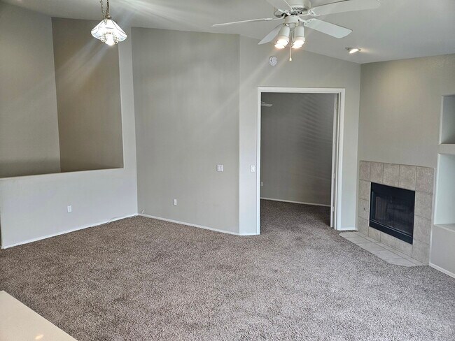 Building Photo - 7520 E Earll Dr