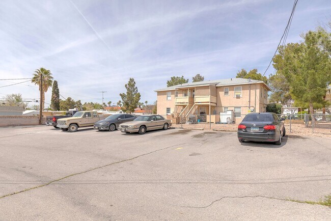 Building Photo - 619 A Ave