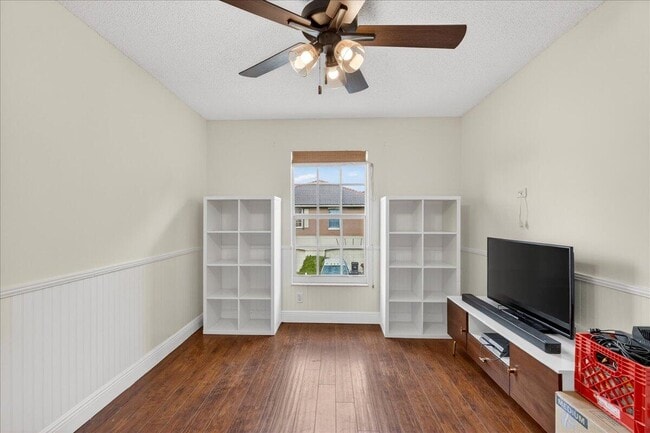 Building Photo - 3544 Lakewood Pl