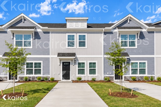 Building Photo - 2453 Banyan Cir