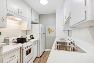 Building Photo - The McLaughlin Avenue Apartments