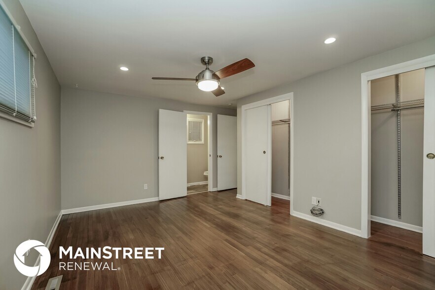 Building Photo - 414 E Clearview Ave