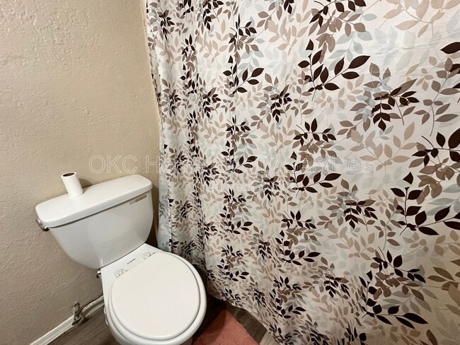 Building Photo - 109 SE 42nd St