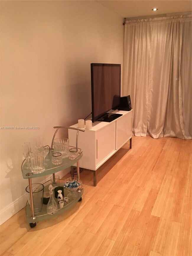 Building Photo - 5701 Collins Ave