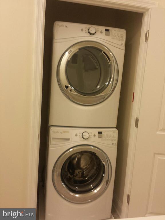 Building Photo - 6041 Maple Hill Rd