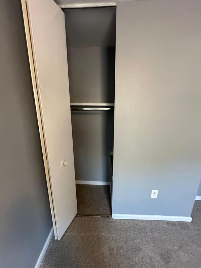 Building Photo - Henrico County Townhouse! 3 beds, 1.5 bath...