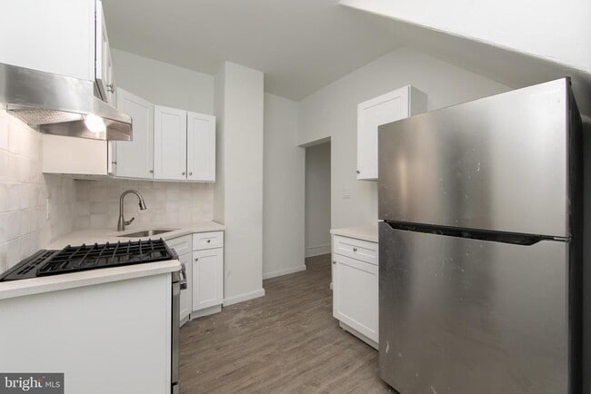 Building Photo - 34 Yale Rd