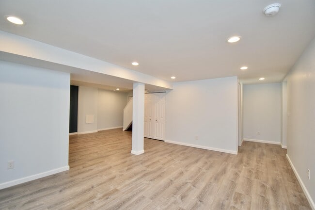 Building Photo - 7236 Longfield Dr