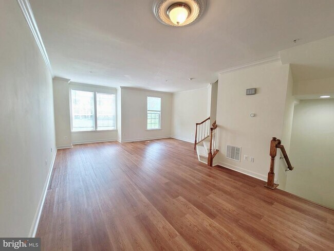 Building Photo - 4066 Finsbury Lane