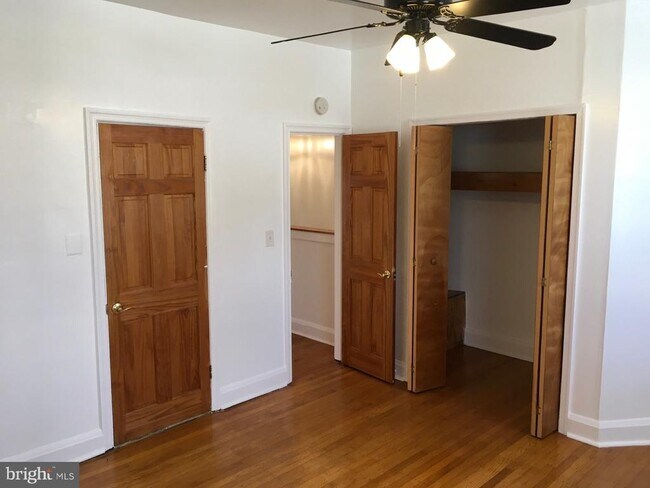 Building Photo - 2477 W Cold Spring Ln