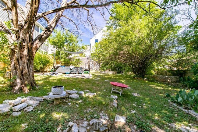 Building Photo - 2400 Thornton Rd