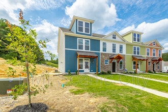 Building Photo - 1908 Cypress Ln