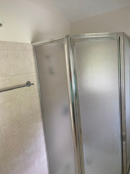 Bathroom - 3005 Hoaloha Pl