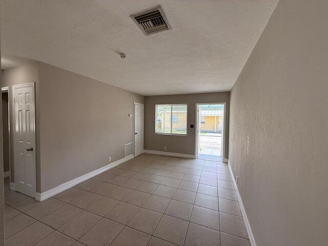 Building Photo - 400 Metcalf Ct