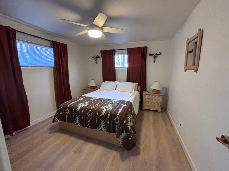 Building Photo - 9402 Claremont Ave NE