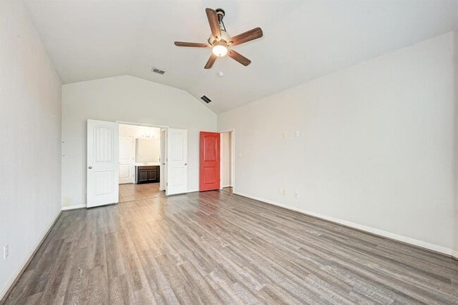 Building Photo - 146 Rock Cliff Ct