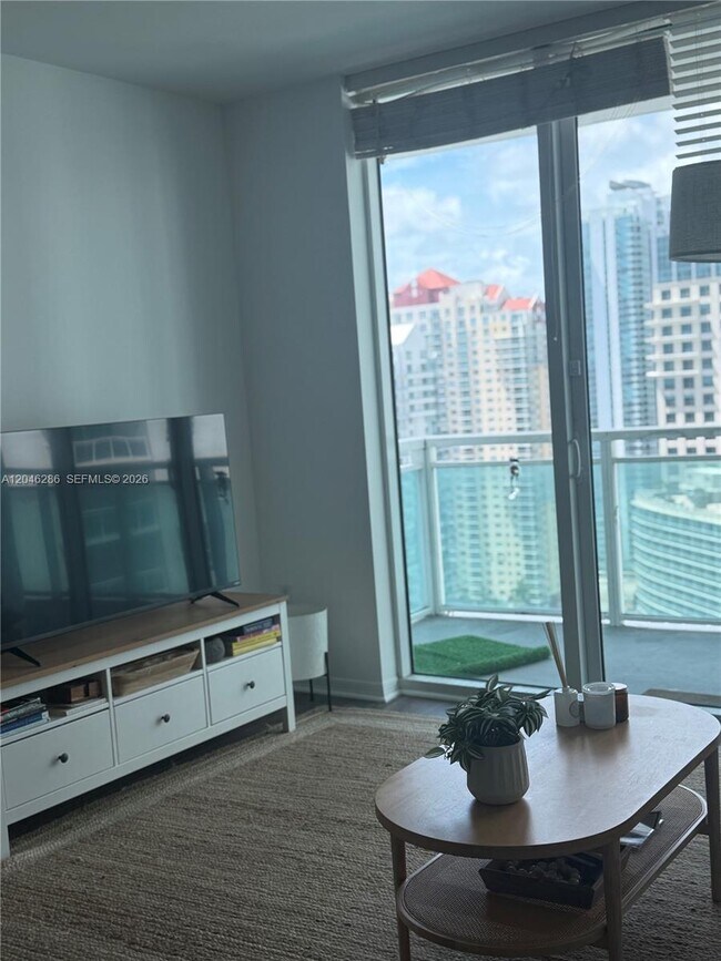 Building Photo - 950 Brickell Bay Dr