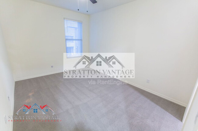 Building Photo - 1953 W Kinfield Trail