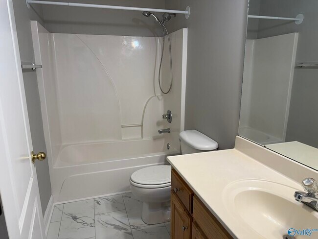 Building Photo - 16774 Mulberry Ln