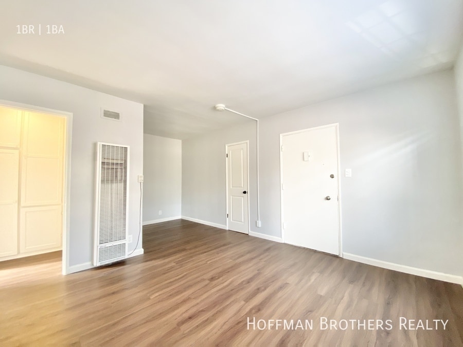 Building Photo - 1661 N Bronson Ave