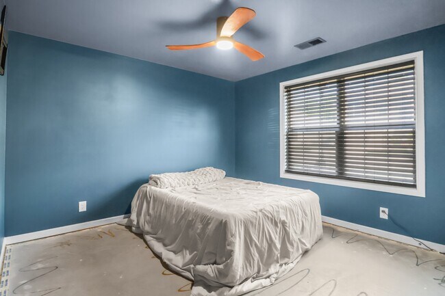 Building Photo - 1286 Magnum Dr