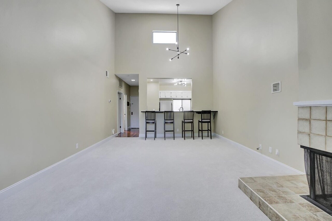 Building Photo - 4691 Albany Cir