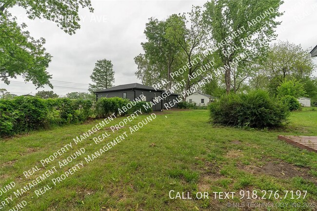 Building Photo - 5667 S Quincy Ave