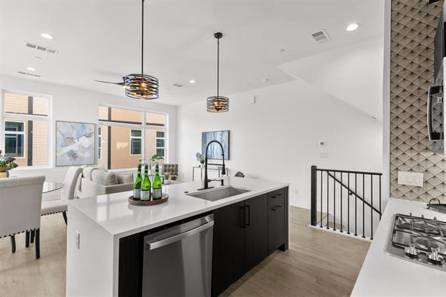 Building Photo - 723 W 10th St