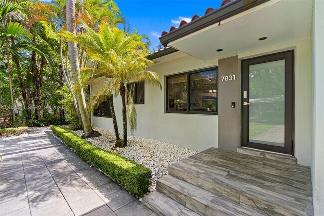 Building Photo - 7831 SW 54th Ct