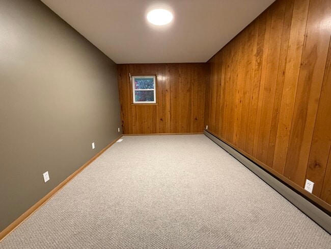 Building Photo - 7036 Willow Ln